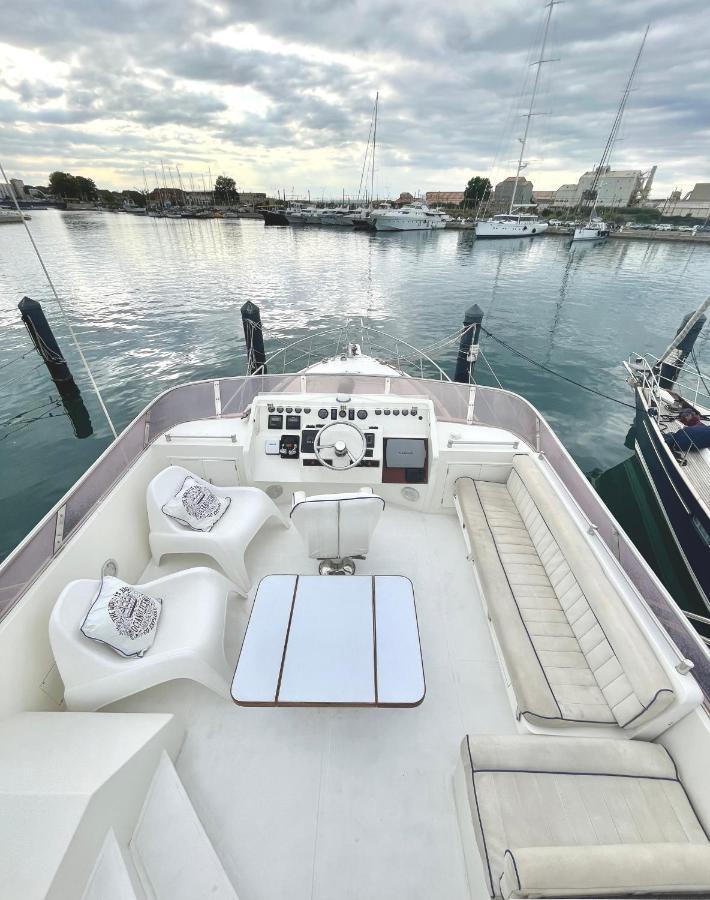 Navi Yacht A Sete, 2 A 8 Couchages, Privatif Hotel Екстериор снимка